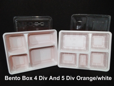 Microwavable 4 and 5 divisions bento box in black and red colours.    For sale in Taytay, Manila, Makati, Quezon City, Mandaluyong, Malabon, Pasay, Paranaque, Pasig, Rizal,  Philippines